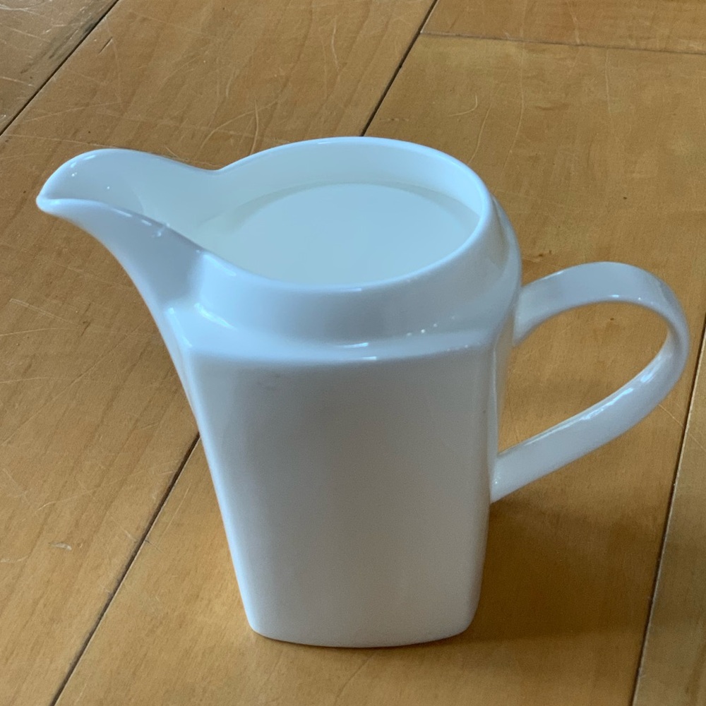 MAXWELL & WILLIAMS CASHMERE|  Fine Bone China Creamer